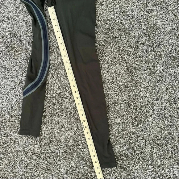 Lululemon Run Crew Tight 28" Nulux Dark Olive Green Obsidian Grey Sage Size 2 - Picture 8 of 10